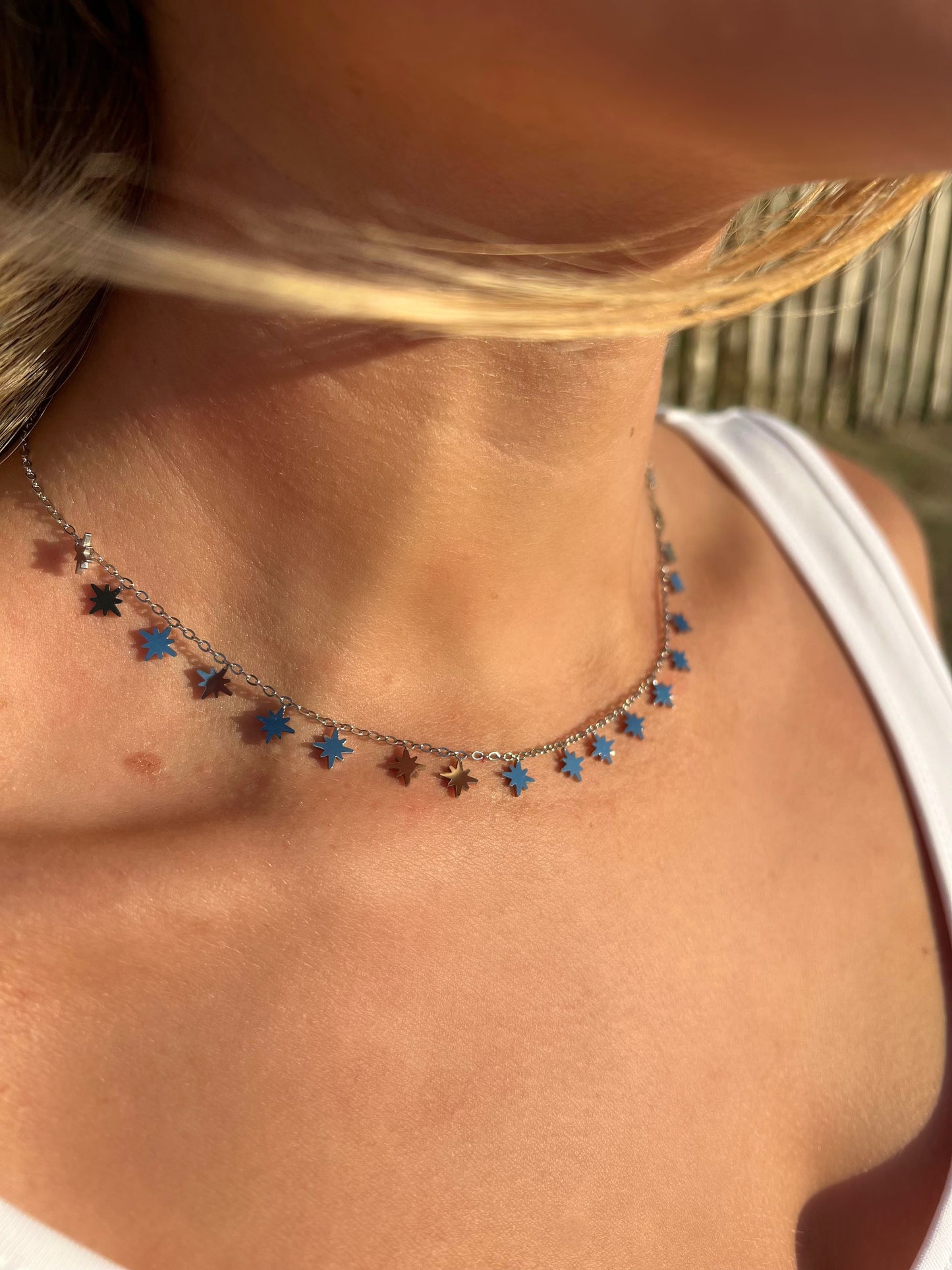 Collier Laura